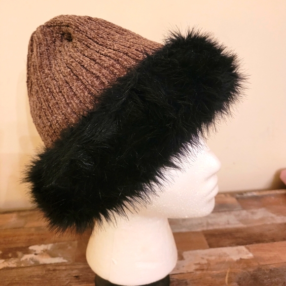 Faux Fur Hat Beanie - Picture 1 of 8